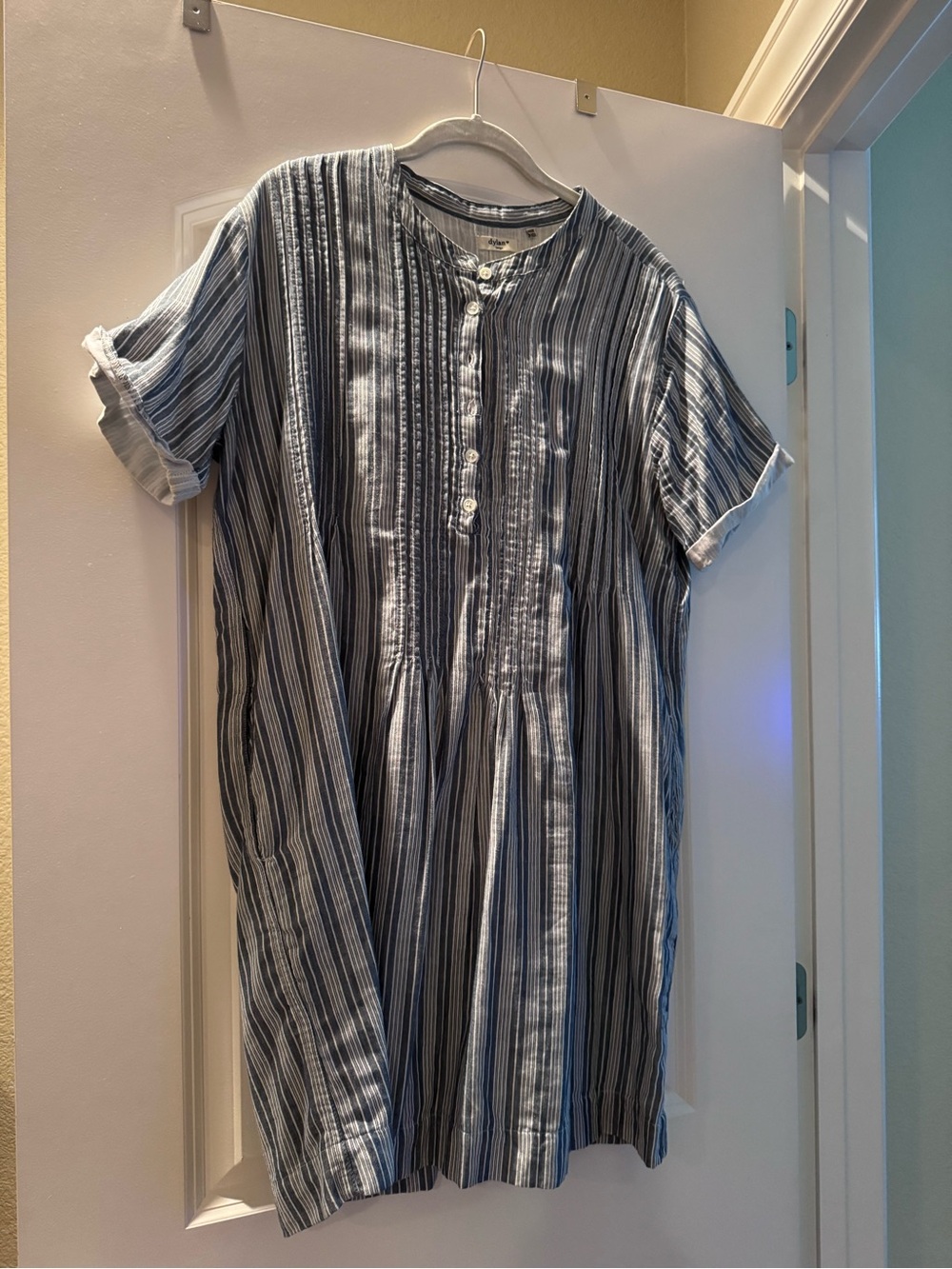 dylan Blue and White Striped Short-Sleeve Button-Front Shirt